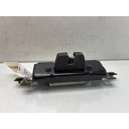 Serrure de hayon PEUGEOT 208 1