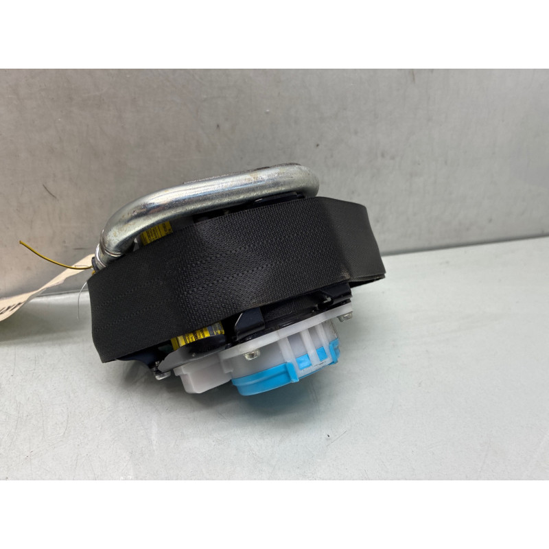 Pretensionneur de ceinture avant droit TOYOTA YARIS 3 Photo n°3
