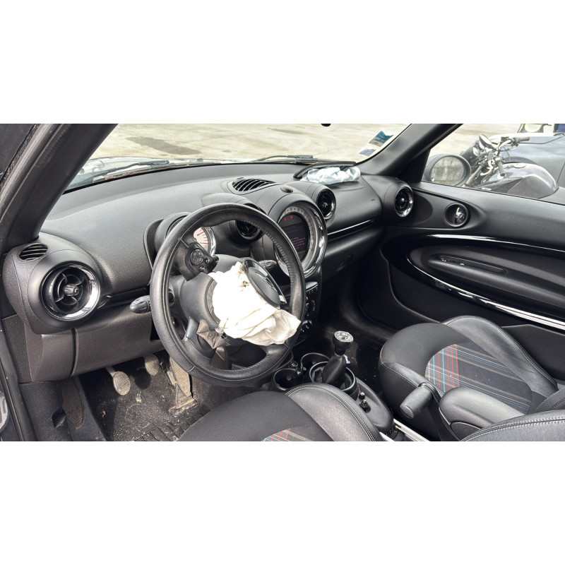 Attache ceinture arriere droit MINI MINI 2 R61 Photo n°15