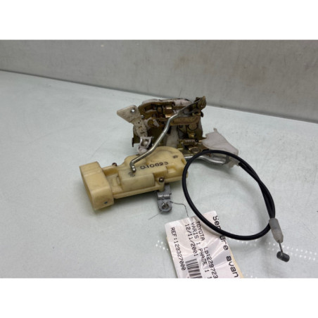 Serrure avant droit TOYOTA YARIS 1