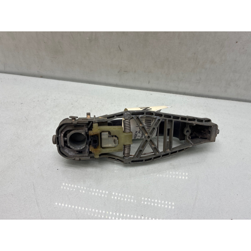 Poignee porte arriere droit VOLKSWAGEN TOURAN 1 Photo n°3