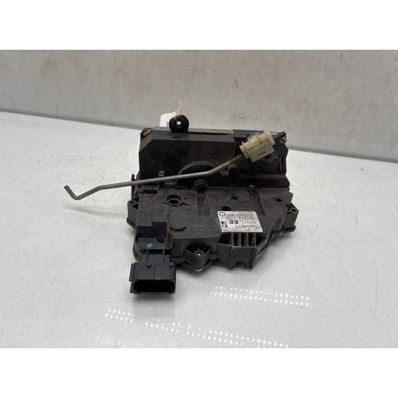 Serrure avant gauche OPEL CORSA D Photo n°3