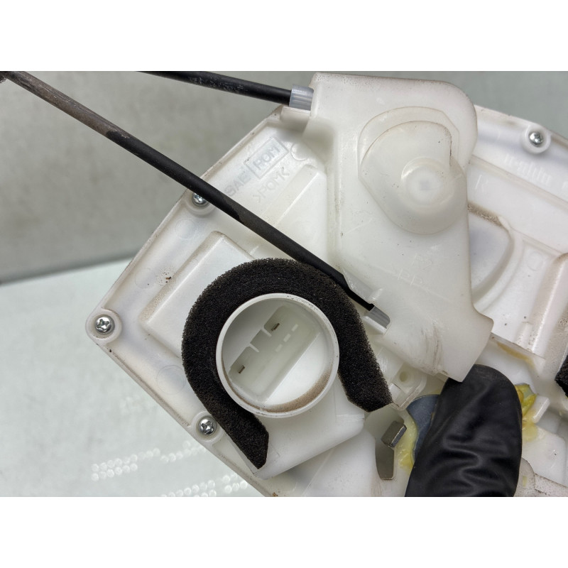 Serrure arriere droit SUZUKI SWIFT 4 Photo n°3