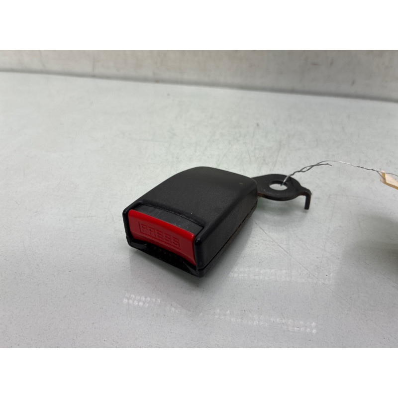 Attache ceinture arriere gauche CITROEN XSARA PICASSO Photo n°1