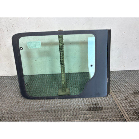 Vitre arriere droit CITROEN BERLINGO 1
