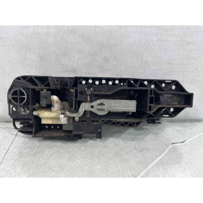 Poignee porte arriere gauche RENAULT MEGANE 3 Photo n°1