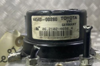 Bloc ABS (freins anti-blocage) TOYOTA YARIS 3