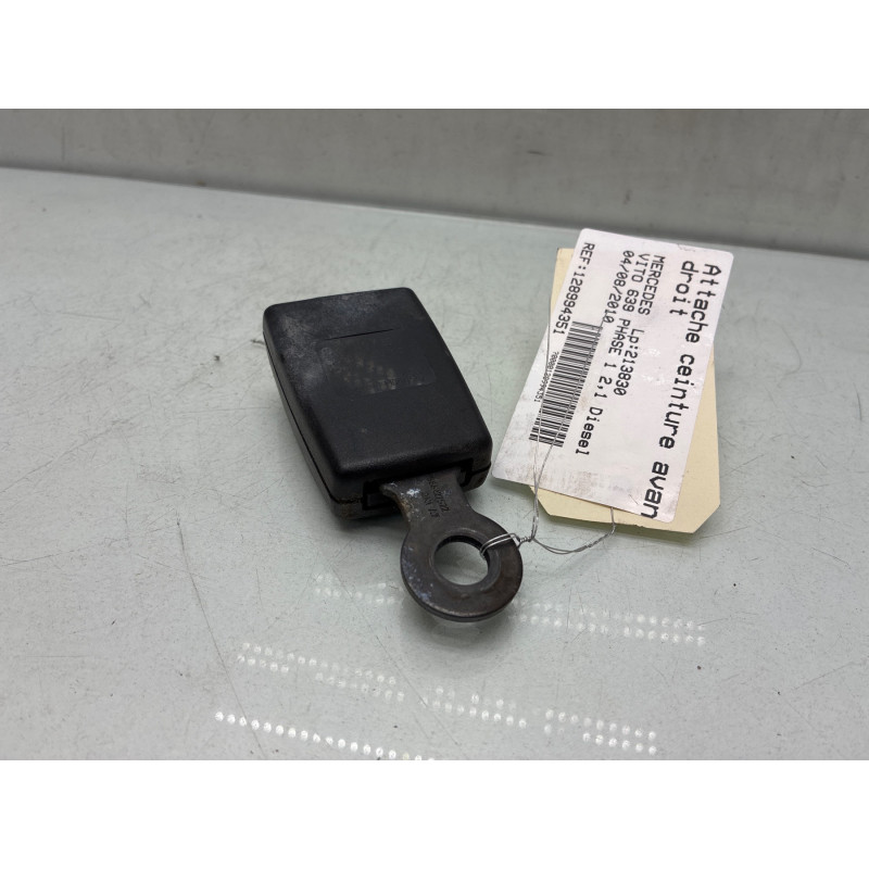 Attache ceinture avant droit MERCEDES VITO 639 Photo n°3