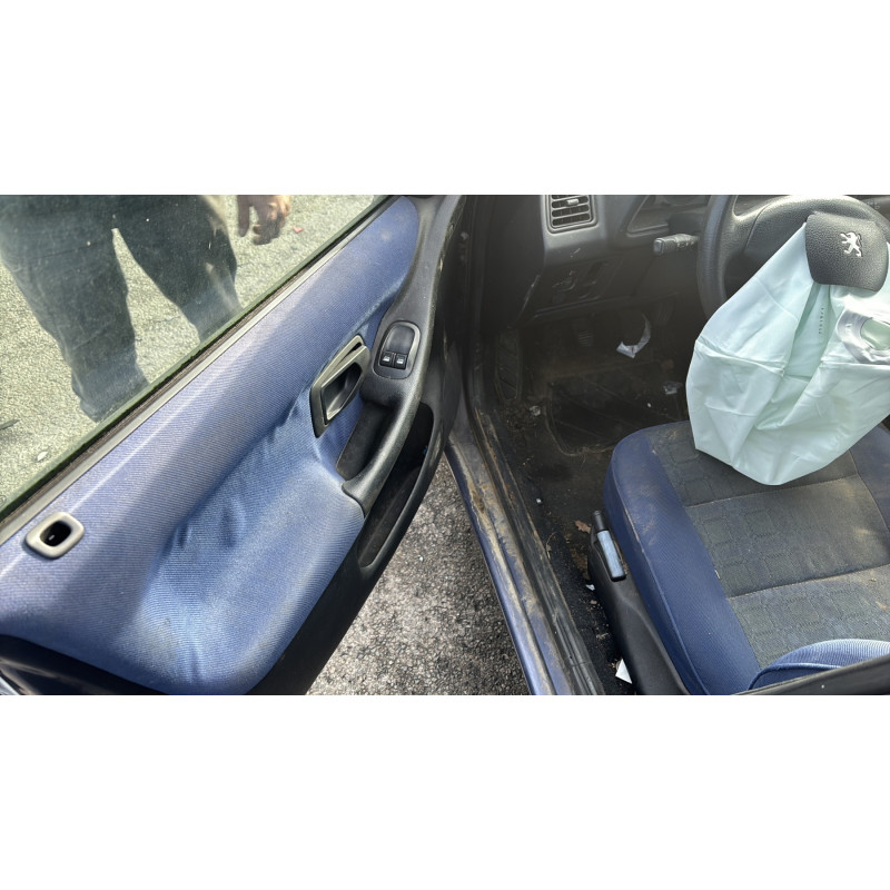 Poignee porte avant gauche PEUGEOT 306 Photo n°12
