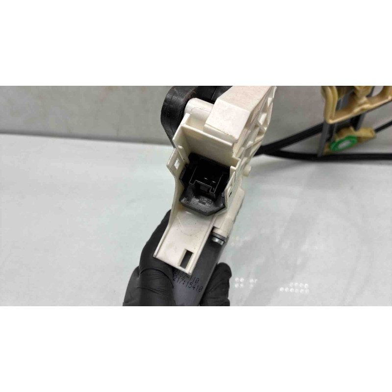 Leve vitre electrique avant droit AUDI A1 1 Photo n°2