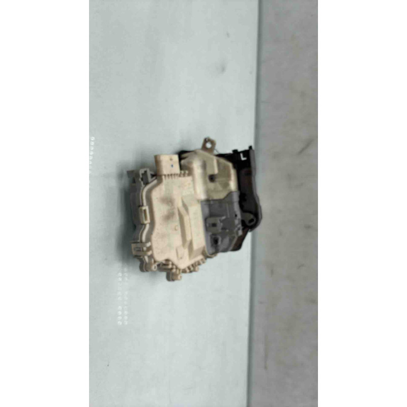 Serrure arriere droit AUDI A1 1 Photo n°3