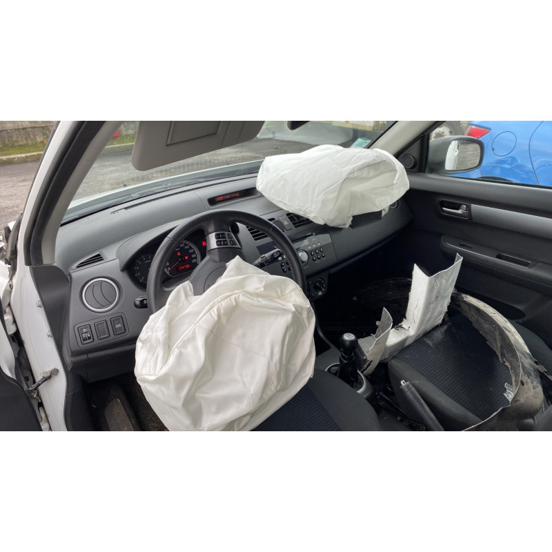 Bouton de warning SUZUKI SWIFT 3 Photo n°15