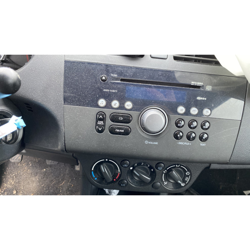 Bouton de warning SUZUKI SWIFT 3 Photo n°18