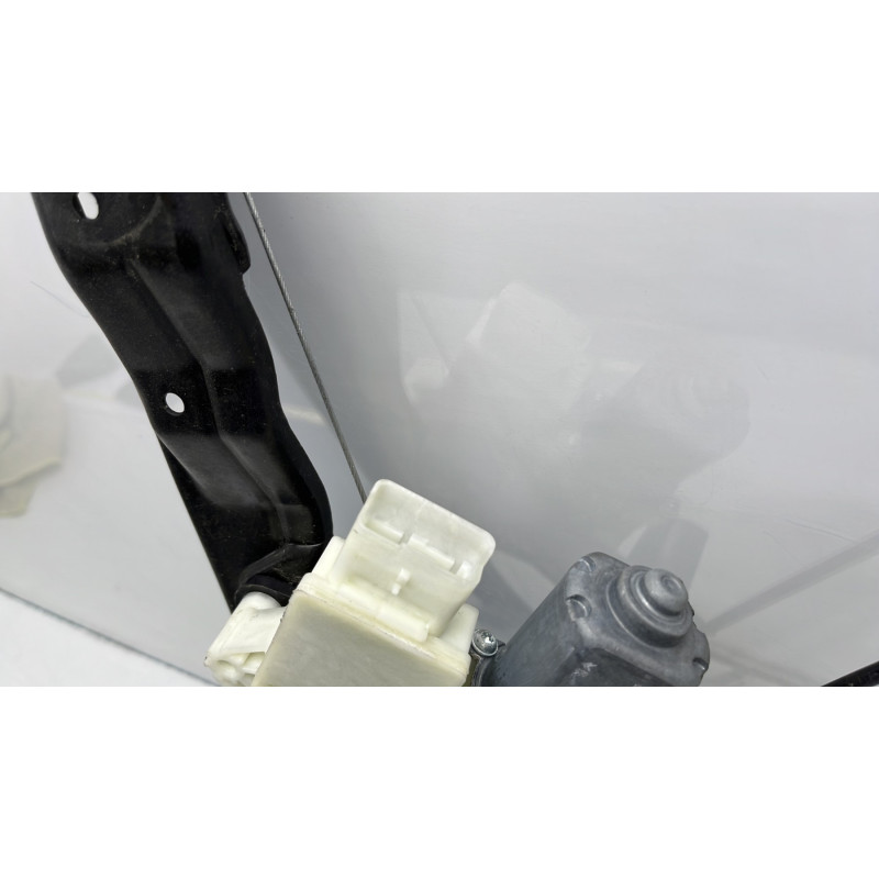 Leve vitre electrique avant gauche PEUGEOT 308 2 SW Photo n°9