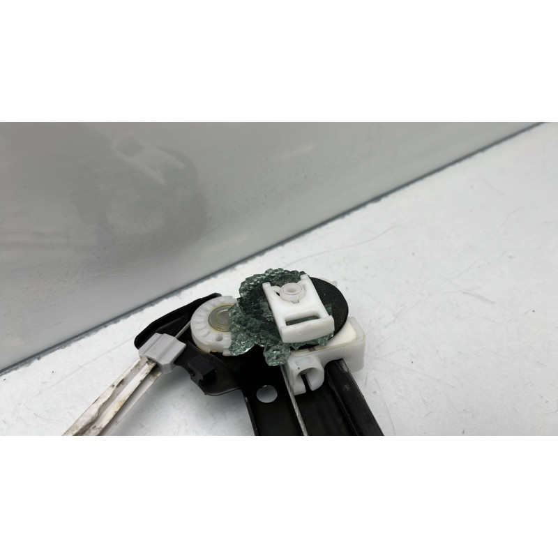 Leve vitre electrique avant gauche PEUGEOT 308 2 SW Photo n°12