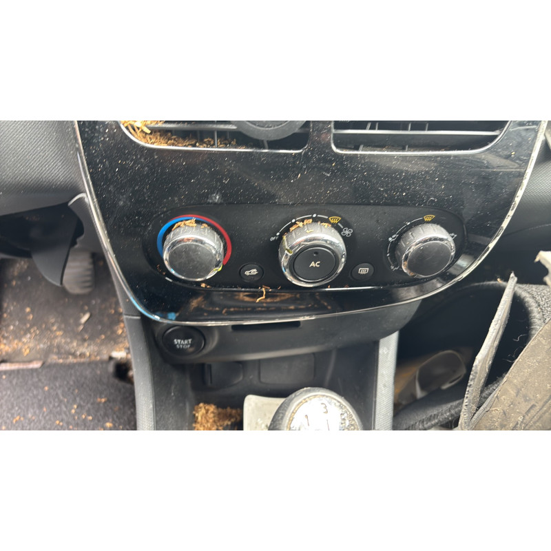 Poignee porte avant gauche RENAULT CLIO 4 Photo n°11