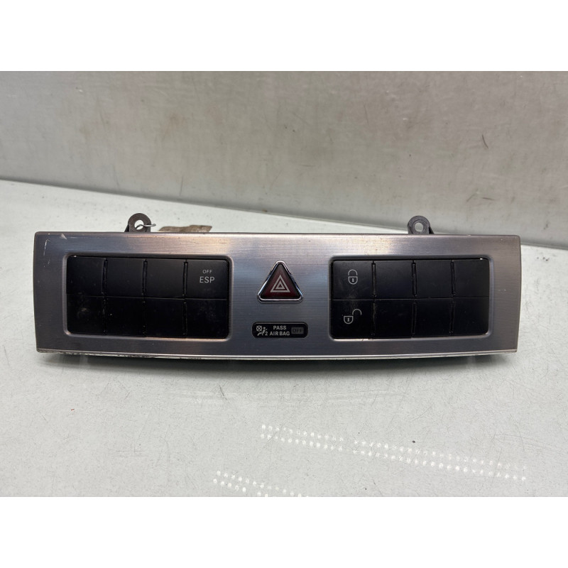 Bouton de warning MERCEDES CLASSE C 203 COUPE SPORT Photo n°4