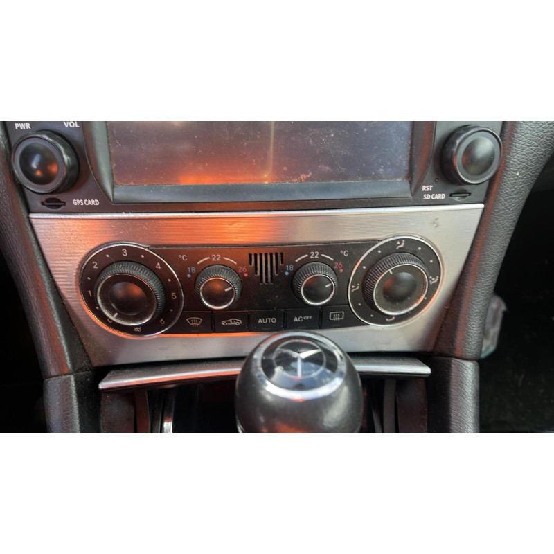 Bouton de warning MERCEDES CLASSE C 203 COUPE SPORT Photo n°10