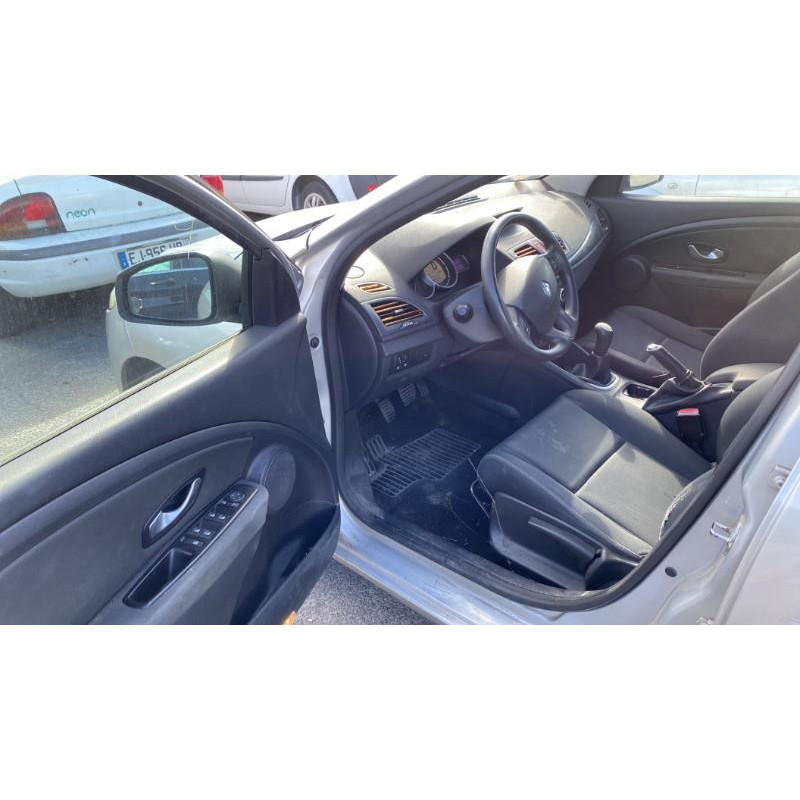 Poignee porte arriere gauche RENAULT MEGANE 3 Photo n°14