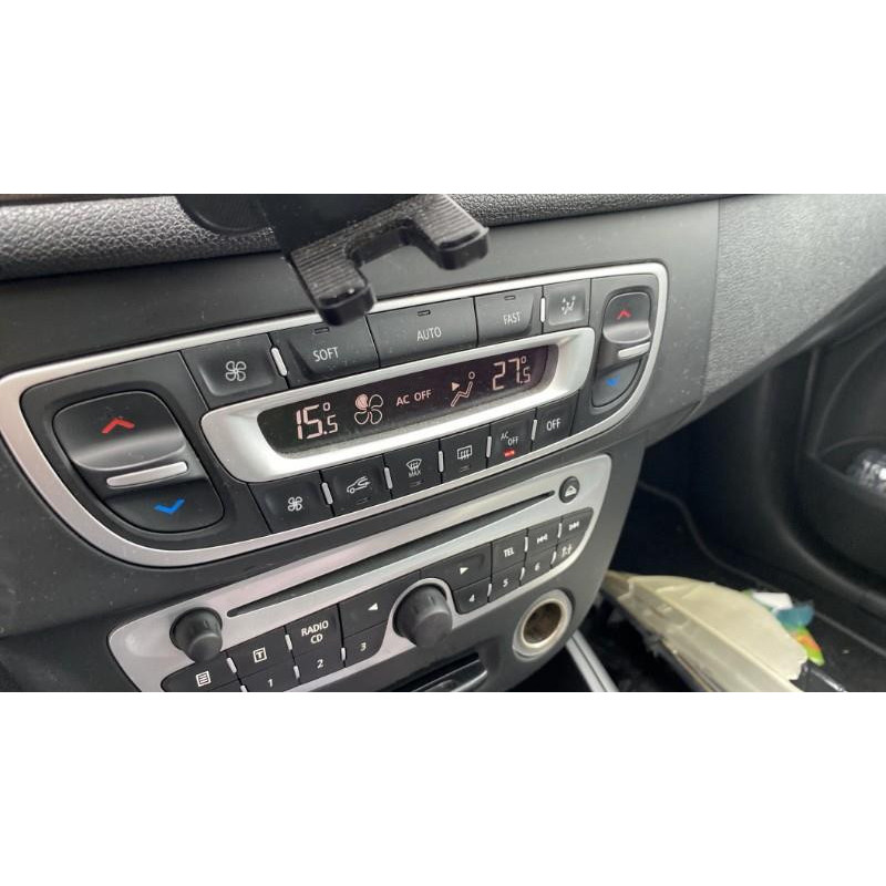 Poignee porte avant droit RENAULT MEGANE 3 Photo n°10