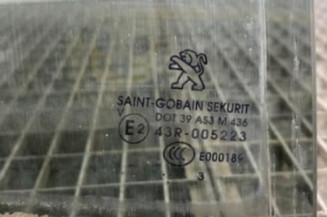 Vitre arriere droit PEUGEOT 308 2