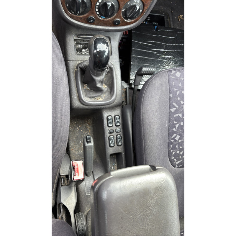 Porte avant gauche MERCEDES CLASSE A 168 Photo n°20