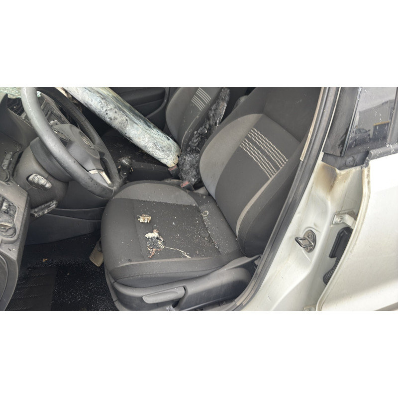 Feu arriere stop central VOLKSWAGEN POLO 5 Photo n°9