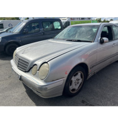 Anti brouillard gauche (feux) MERCEDES CLASSE E 210