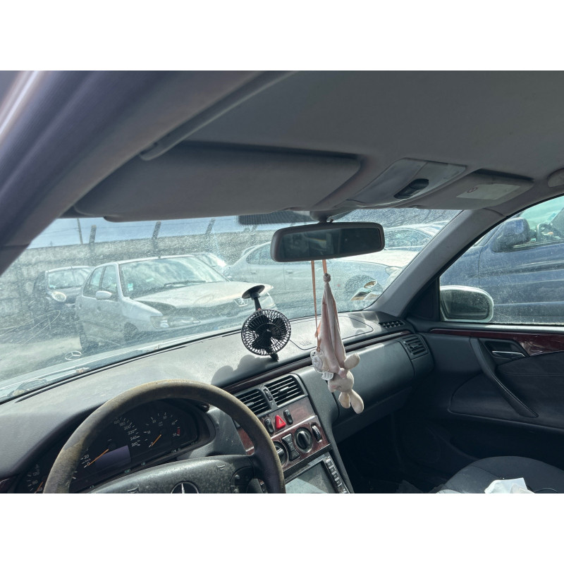 Anti brouillard gauche (feux) MERCEDES CLASSE E 210 Photo n°16