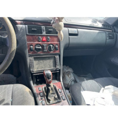 Anti brouillard gauche (feux) MERCEDES CLASSE E 210