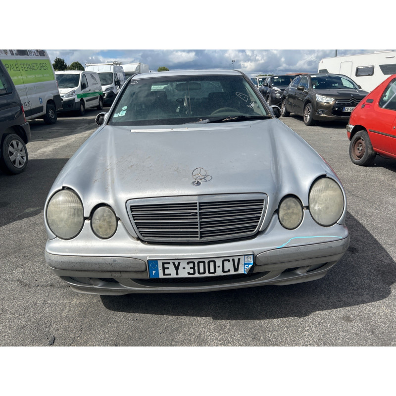 Feu arriere secondaire droit (feux) MERCEDES CLASSE E 210 Photo n°5
