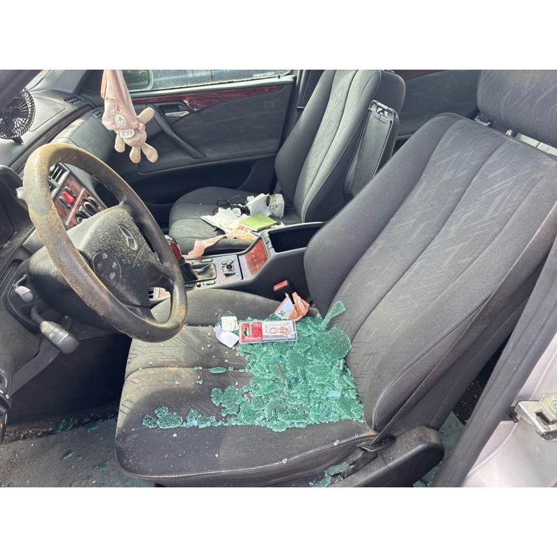Feu arriere secondaire droit (feux) MERCEDES CLASSE E 210 Photo n°20