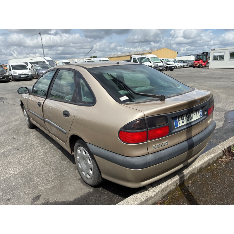 Capot RENAULT LAGUNA 1 Photo n°8
