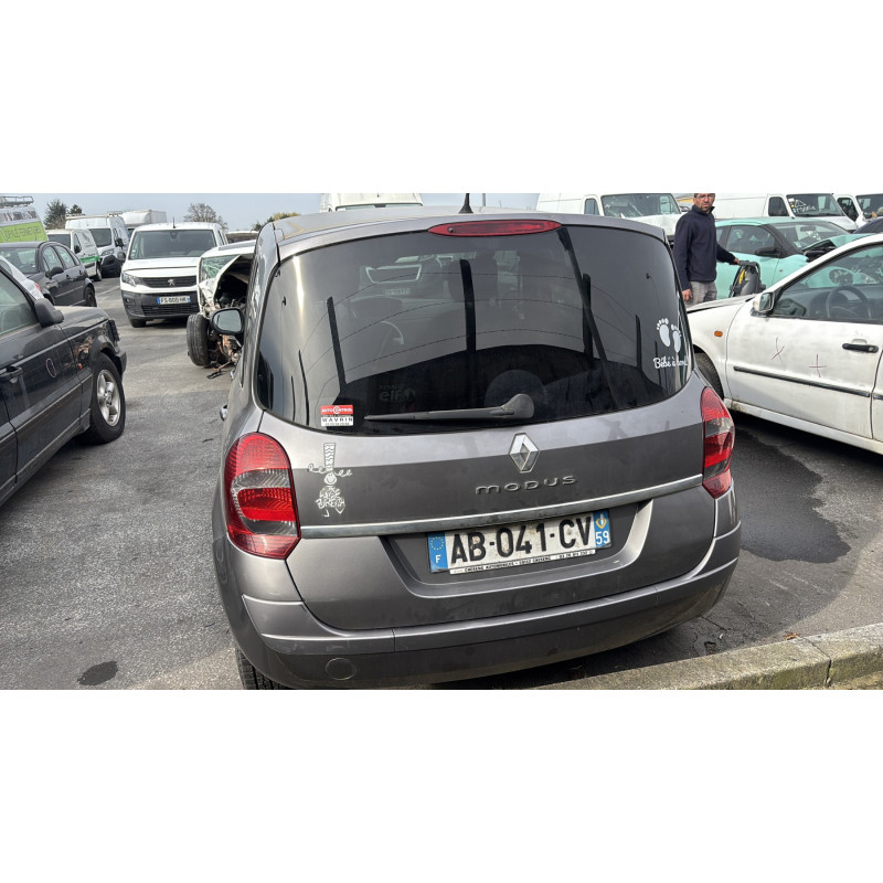 Renfort pare choc arriere (traverse) RENAULT GRAND MODUS Photo n°9