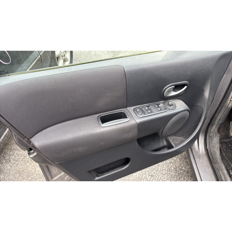Renfort pare choc arriere (traverse) RENAULT GRAND MODUS Photo n°13