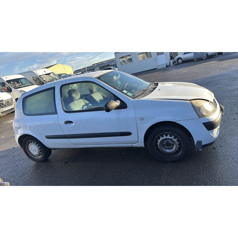 Capot RENAULT CLIO 2 Photo n°8