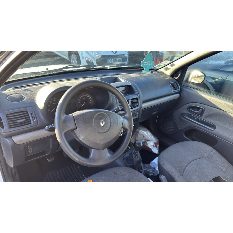 Capot RENAULT CLIO 2 Photo n°17