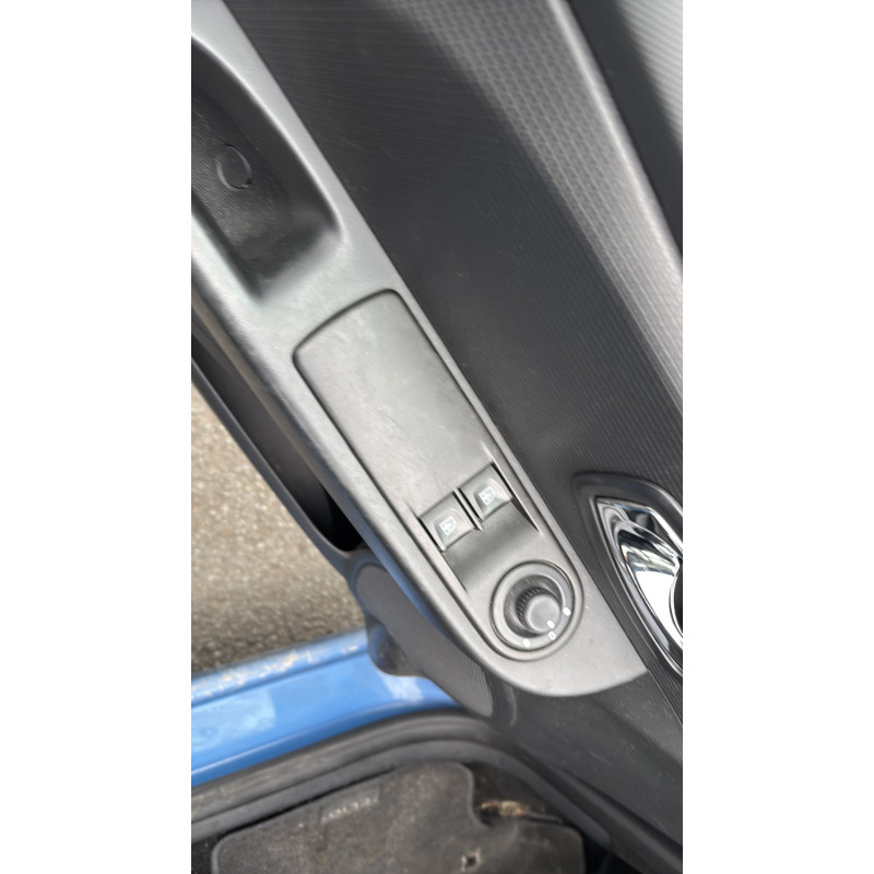 Malle/Hayon arriere RENAULT CLIO 4 Photo n°19