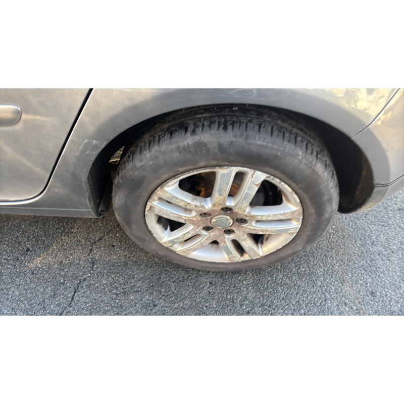 Renfort pare choc avant (traverse) VOLKSWAGEN GOLF 5 Photo n°17