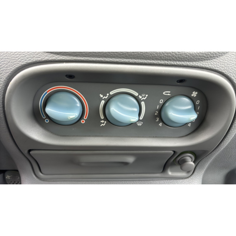 Malle/Hayon arriere RENAULT TWINGO 1 Photo n°17