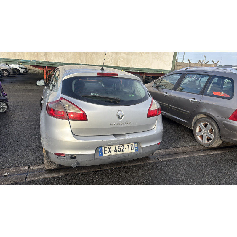 Malle/Hayon arriere RENAULT MEGANE 3 Photo n°9