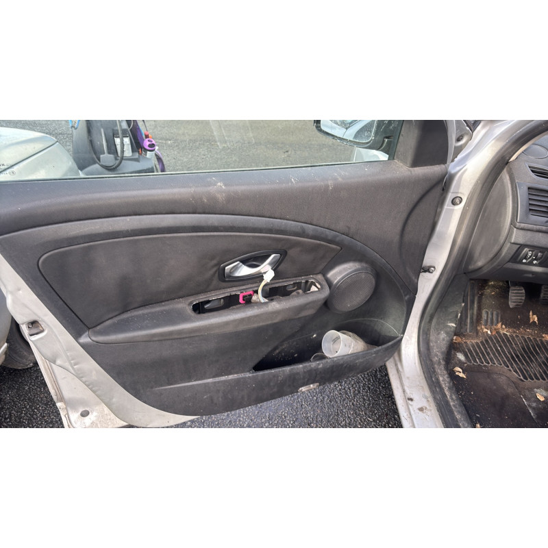 Malle/Hayon arriere RENAULT MEGANE 3 Photo n°13