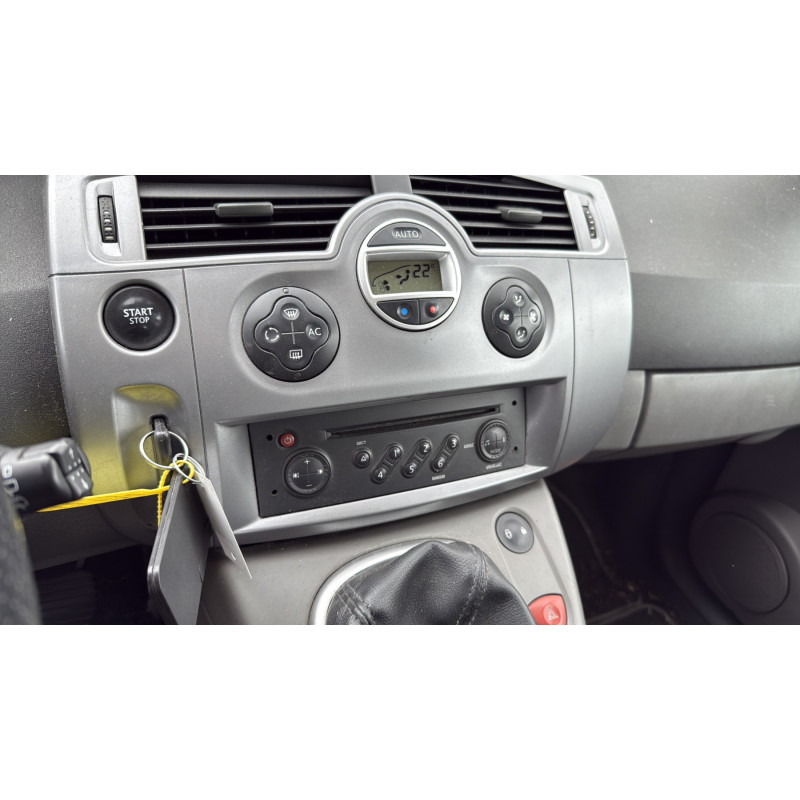 Feu arriere stop central RENAULT GRAND SCENIC 2 Photo n°16