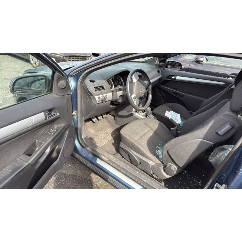 Pretensionneur de ceinture avant droit OPEL ASTRA H Photo n°18