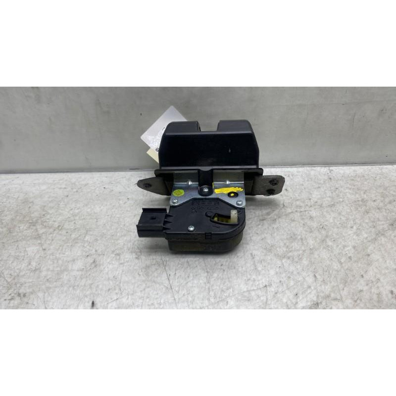 Serrure de coffre HYUNDAI I 40 Photo n°4