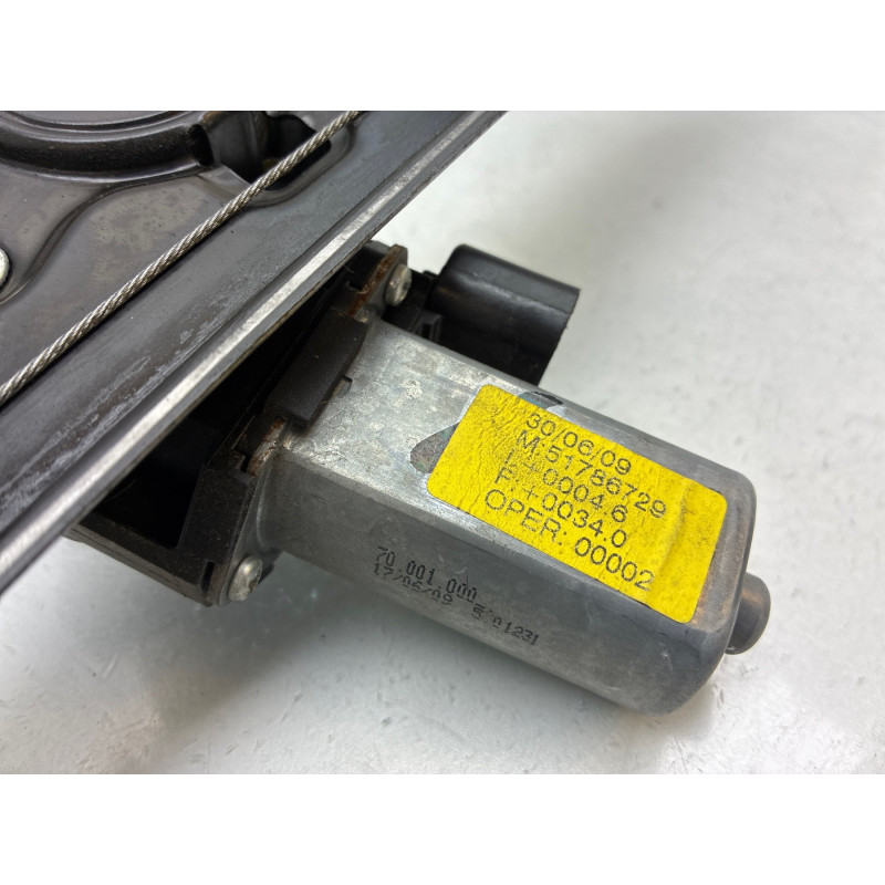 Leve vitre electrique avant gauche FIAT GRANDE PUNTO Photo n°7