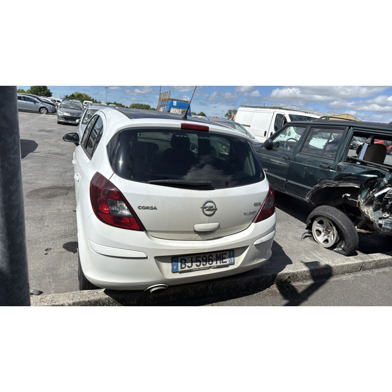 Optique avant principal gauche (feux)(phare) OPEL CORSA D Photo n°11