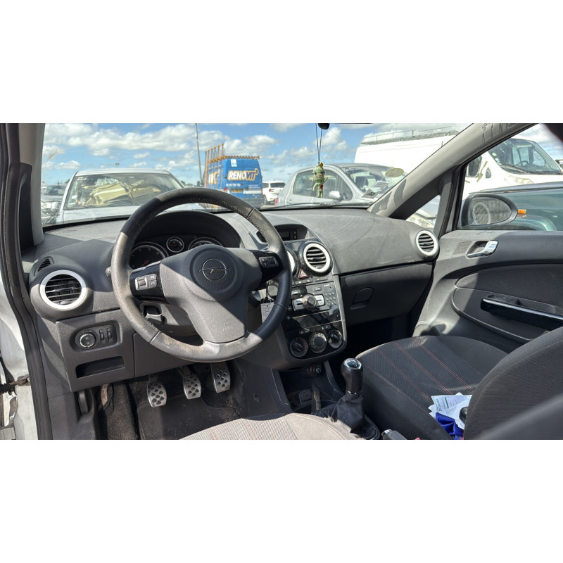 Optique avant principal gauche (feux)(phare) OPEL CORSA D Photo n°18
