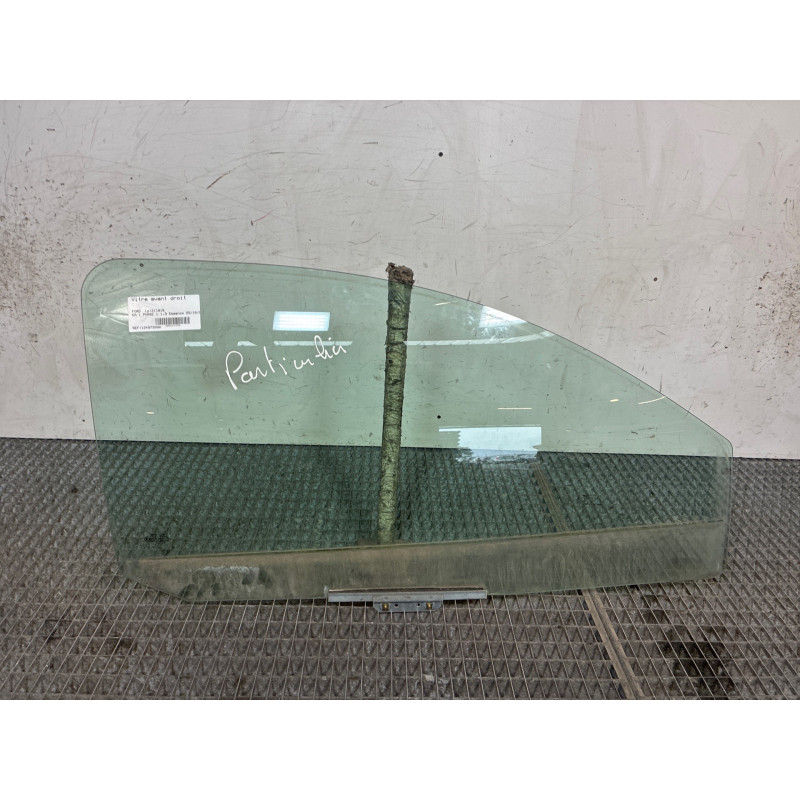 Vitre avant droit FORD KA 1 Photo n°1