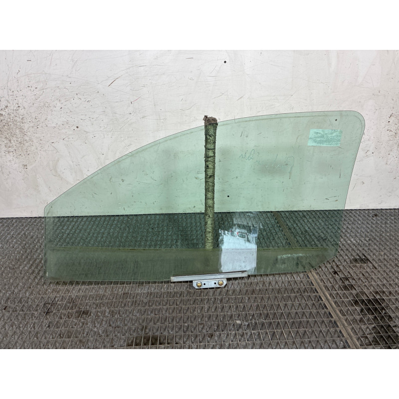 Vitre avant droit FORD KA 1 Photo n°2